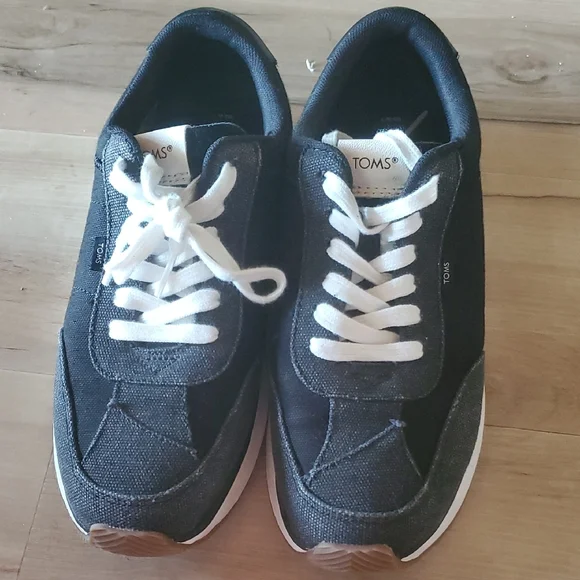 TOMS Black and Gray Wyndon Sneakers - Picture 5 of 7